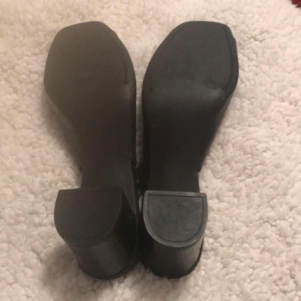 Etienne Aigner leathers sandels size 8 - Picture 4 of 6